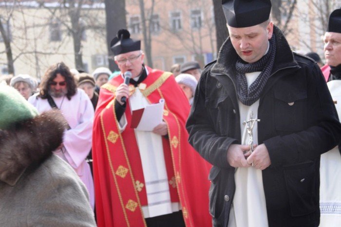 jeleniogorzanie-droga-krzyzowa-daje-nam-sie-foto-45623