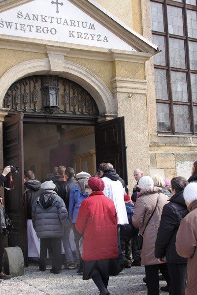 jeleniogorzanie-droga-krzyzowa-daje-nam-sie-foto-45623