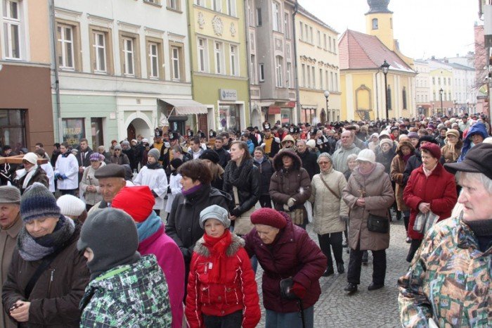 jeleniogorzanie-droga-krzyzowa-daje-nam-sie-foto-45623