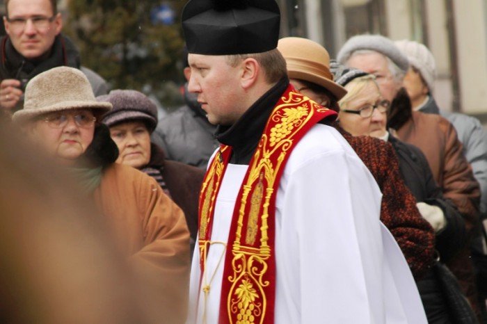 jeleniogorzanie-droga-krzyzowa-daje-nam-sie-foto-45623