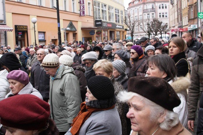 jeleniogorzanie-droga-krzyzowa-daje-nam-sie-foto-45623