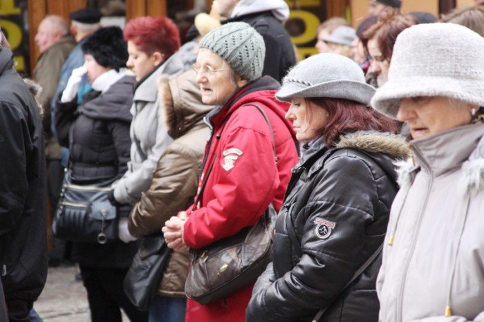 jeleniogorzanie-droga-krzyzowa-daje-nam-sie-foto-45623