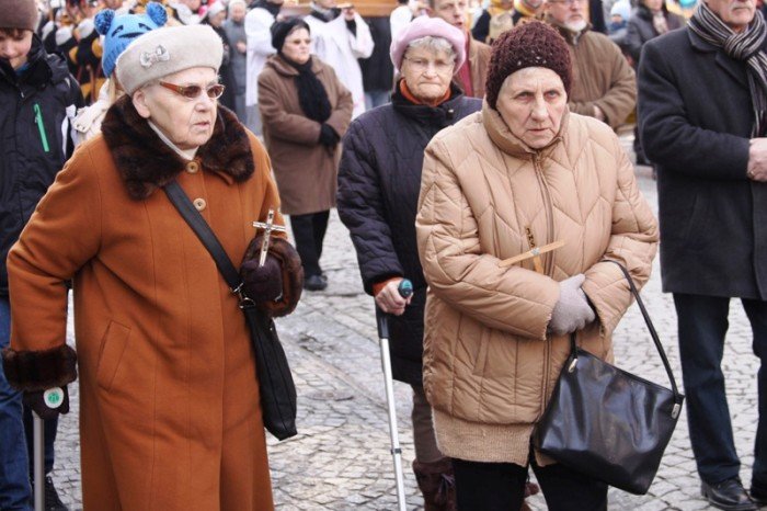 jeleniogorzanie-droga-krzyzowa-daje-nam-sie-foto-45623
