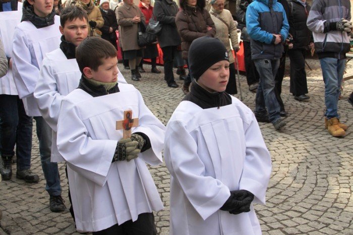 jeleniogorzanie-droga-krzyzowa-daje-nam-sie-foto-45623