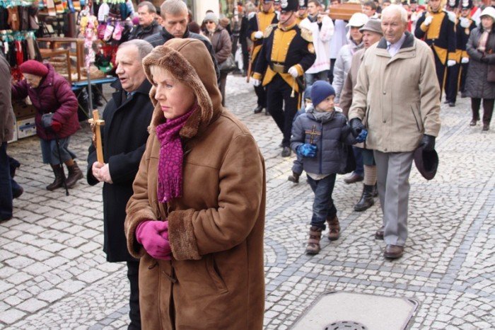 jeleniogorzanie-droga-krzyzowa-daje-nam-sie-foto-45623