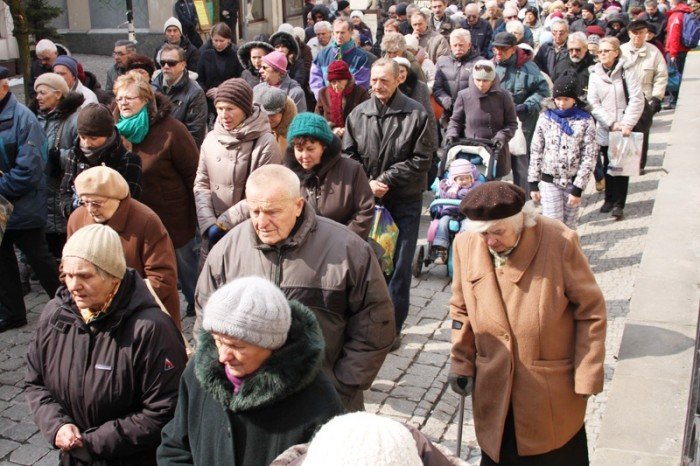 jeleniogorzanie-droga-krzyzowa-daje-nam-sie-foto-45623