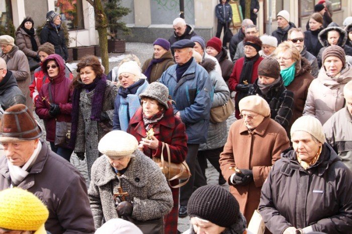 jeleniogorzanie-droga-krzyzowa-daje-nam-sie-foto-45623