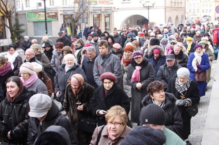 jeleniogorzanie-droga-krzyzowa-daje-nam-sie-foto-45623