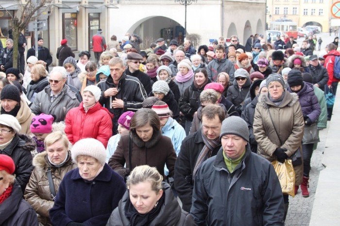 jeleniogorzanie-droga-krzyzowa-daje-nam-sie-foto-45623