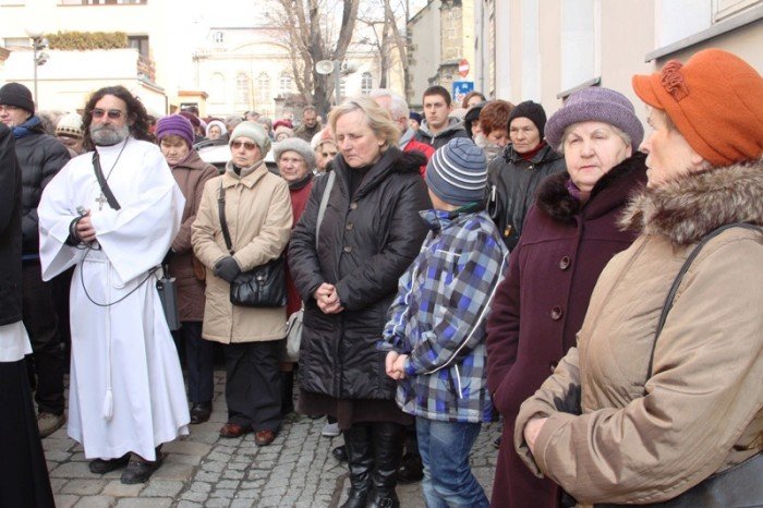 jeleniogorzanie-droga-krzyzowa-daje-nam-sie-foto-45623