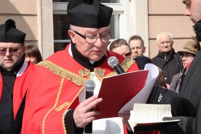 jeleniogorzanie-droga-krzyzowa-daje-nam-sie-foto-45623
