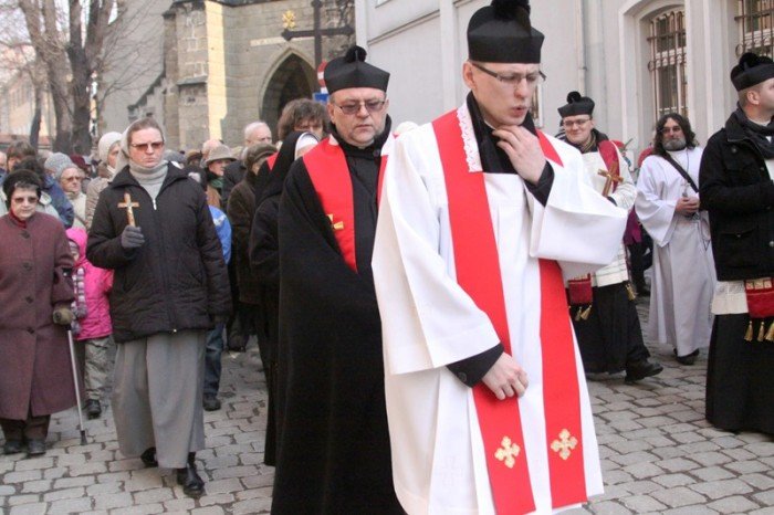 jeleniogorzanie-droga-krzyzowa-daje-nam-sie-foto-45623