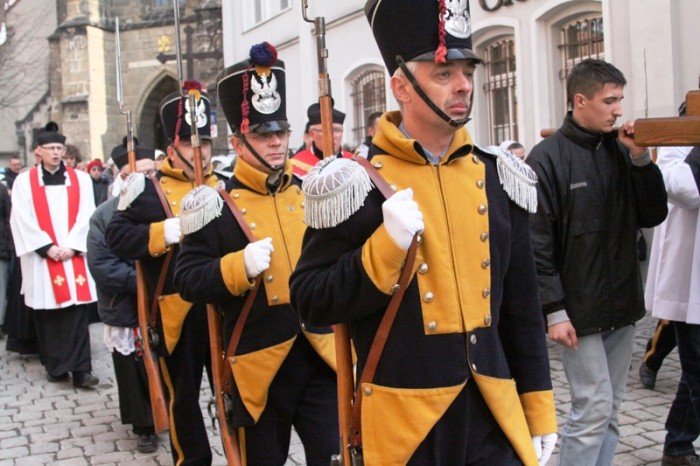 jeleniogorzanie-droga-krzyzowa-daje-nam-sie-foto-45623