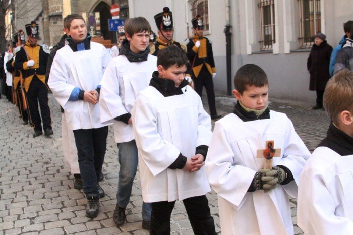 jeleniogorzanie-droga-krzyzowa-daje-nam-sie-foto-45623