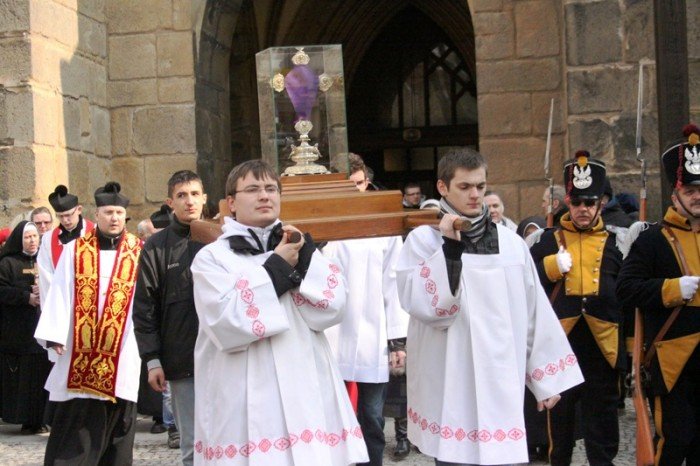 jeleniogorzanie-droga-krzyzowa-daje-nam-sie-foto-45623