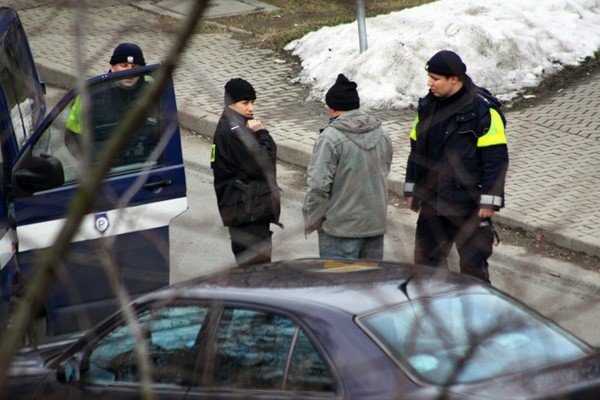 przejecha-po-nogach-lezacemu-mezczyznie-foto-45638