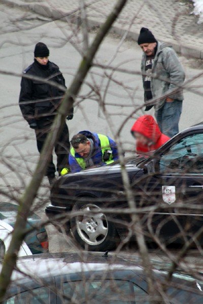 przejecha-po-nogach-lezacemu-mezczyznie-foto-45638