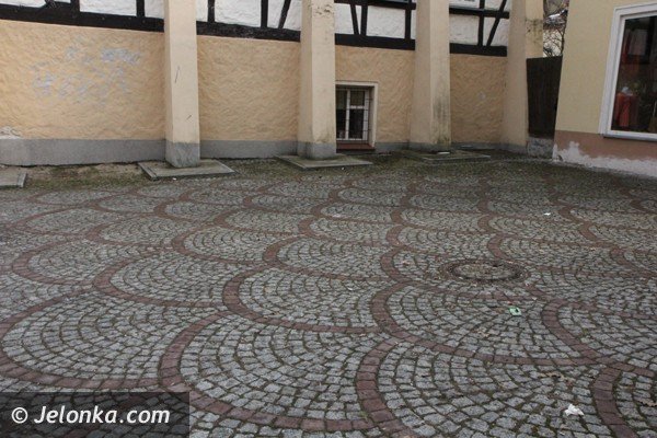 czytelniczka-alarmuje-brudno-w-naszym-uzdrowisku-foto-45651