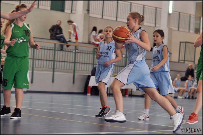 koszykarska-zabawa-dzieci-z-sp-10-i-sp-11-foto-45772
