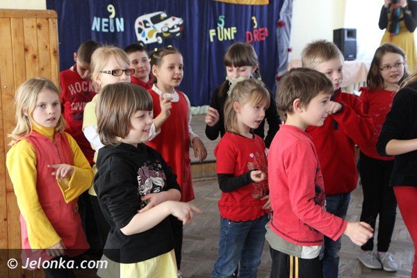 nauka-niemieckiego-poprzez-zabawe-jest-super-mowia-dzieci-z-sosnowki-foto-45824