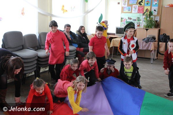 nauka-niemieckiego-poprzez-zabawe-jest-super-mowia-dzieci-z-sosnowki-foto-45824