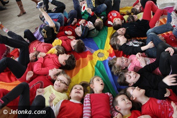 nauka-niemieckiego-poprzez-zabawe-jest-super-mowia-dzieci-z-sosnowki-foto-45824