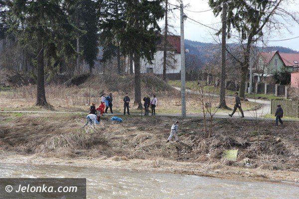 oczyscili-rzeke-bobr-ze-smieci-w-janowicach-wielkich-foto-45883