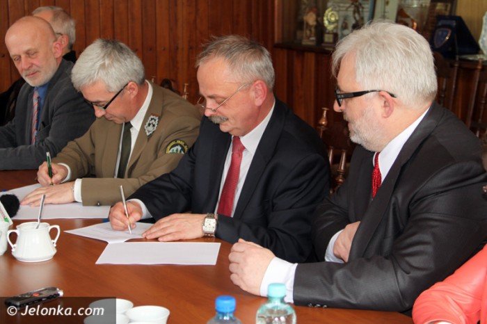 miasto-i-kpn-wymienili-sie-nieruchomosciami-czy-sobieszow-ozyje-foto-45886