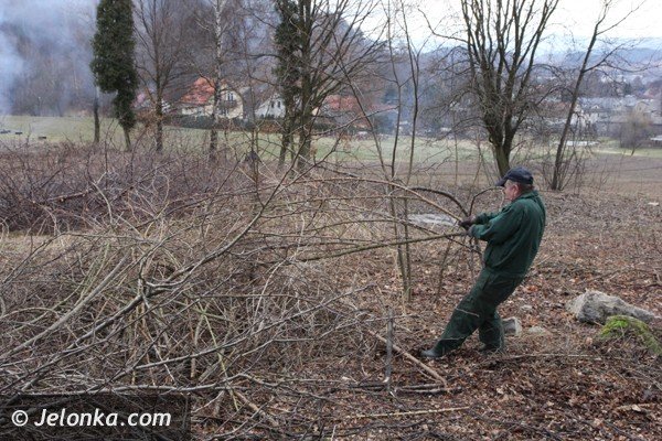 mieszkancy-goduszyna-ratuja-cmentarz-ewangelicki-od-zapomnienia-foto-45901