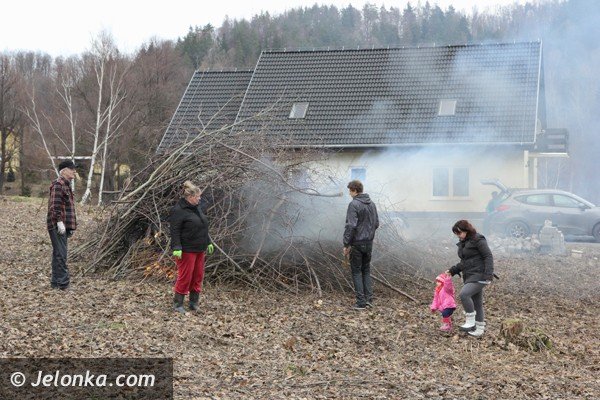 mieszkancy-goduszyna-ratuja-cmentarz-ewangelicki-od-zapomnienia-foto-45901