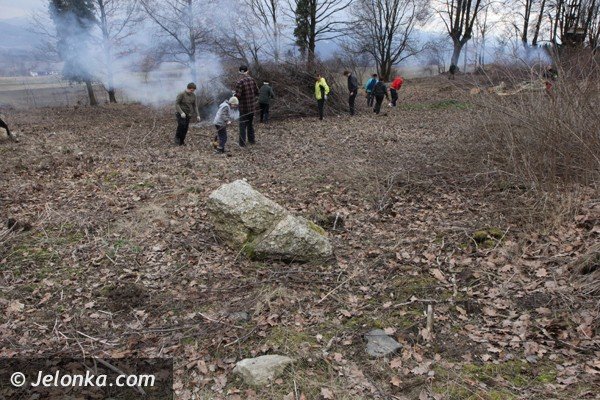 mieszkancy-goduszyna-ratuja-cmentarz-ewangelicki-od-zapomnienia-foto-45901