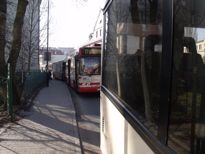 scania-najechaa-na-subaru-kto-zawini-foto-45902