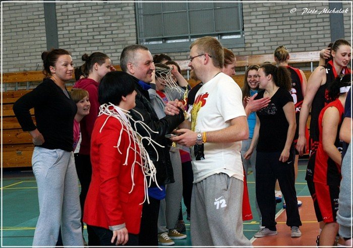 galeria-z-wystepow-modziczek-i-seniorek-mksu-mos-karkonoszy-foto-45951