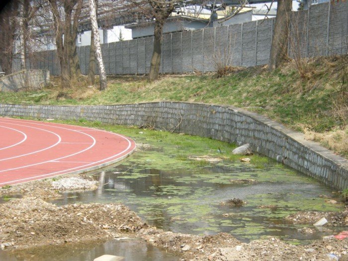 radni-dwoch-komisji-odwiedzili-teren-budowy-stadionu-foto-45967