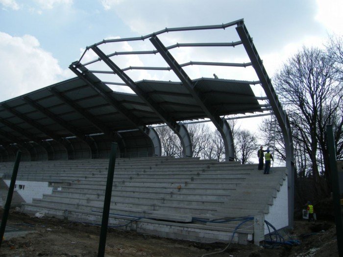 radni-dwoch-komisji-odwiedzili-teren-budowy-stadionu-foto-45967