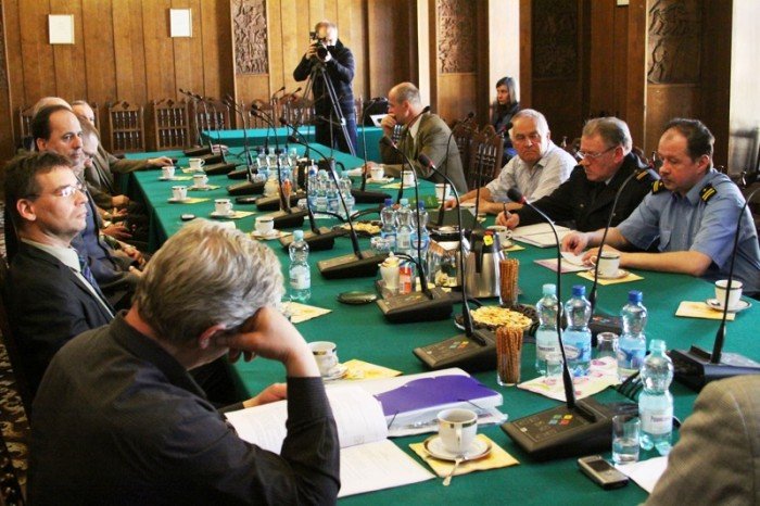 w-ratuszu-spotkanie-jak-chronic-zwierzyne-przed-ruchem-drogowym-foto-46156
