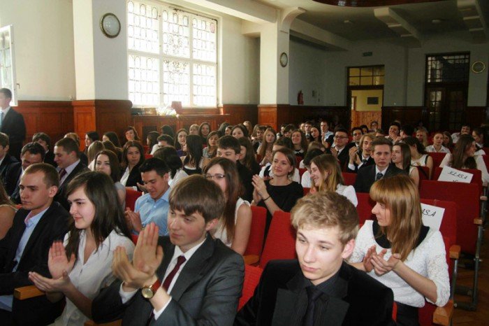 tak-abiturienci-zeroma-zegnali-sie-ze-swoja-szkoa-foto-46171