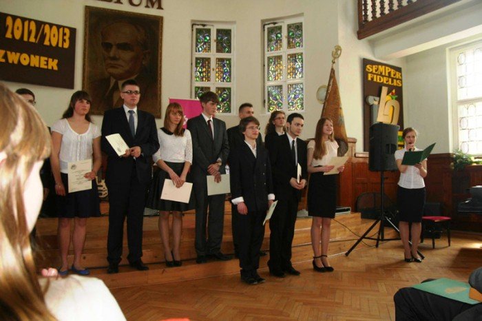 tak-abiturienci-zeroma-zegnali-sie-ze-swoja-szkoa-foto-46171