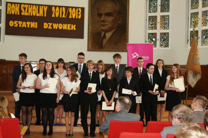 tak-abiturienci-zeroma-zegnali-sie-ze-swoja-szkoa-foto-46171