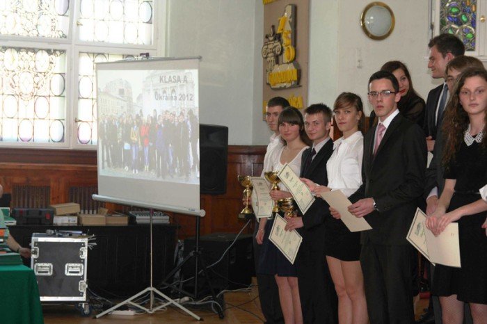 tak-abiturienci-zeroma-zegnali-sie-ze-swoja-szkoa-foto-46171