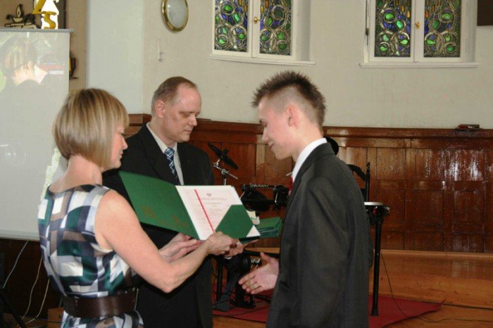tak-abiturienci-zeroma-zegnali-sie-ze-swoja-szkoa-foto-46171