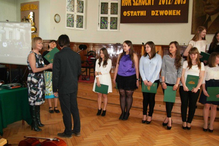 tak-abiturienci-zeroma-zegnali-sie-ze-swoja-szkoa-foto-46171