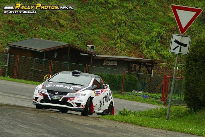 jeleniogorzanie-z-tarcza-w-galaxy-grs-rally-luzicke-hory-foto-46271