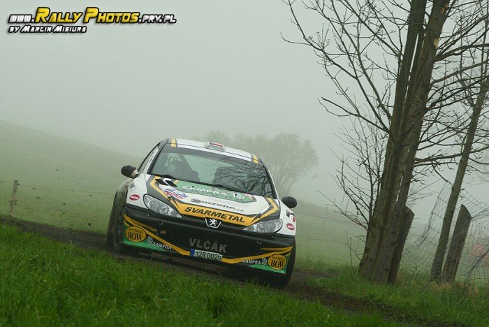 jeleniogorzanie-z-tarcza-w-galaxy-grs-rally-luzicke-hory-foto-46271