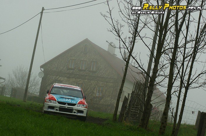 jeleniogorzanie-z-tarcza-w-galaxy-grs-rally-luzicke-hory-foto-46271
