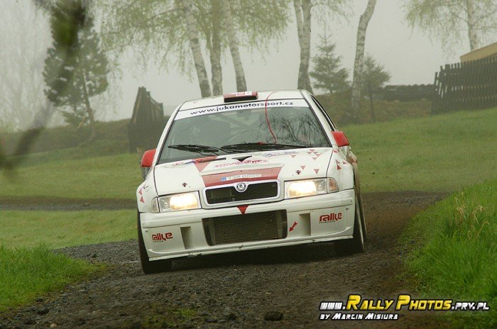 jeleniogorzanie-z-tarcza-w-galaxy-grs-rally-luzicke-hory-foto-46271