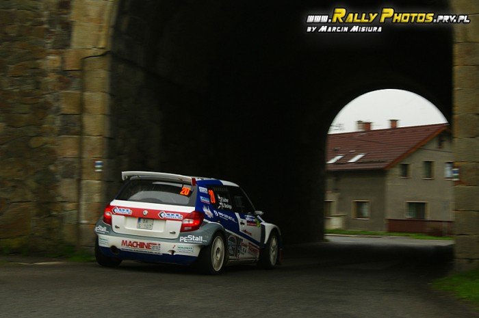 jeleniogorzanie-z-tarcza-w-galaxy-grs-rally-luzicke-hory-foto-46271