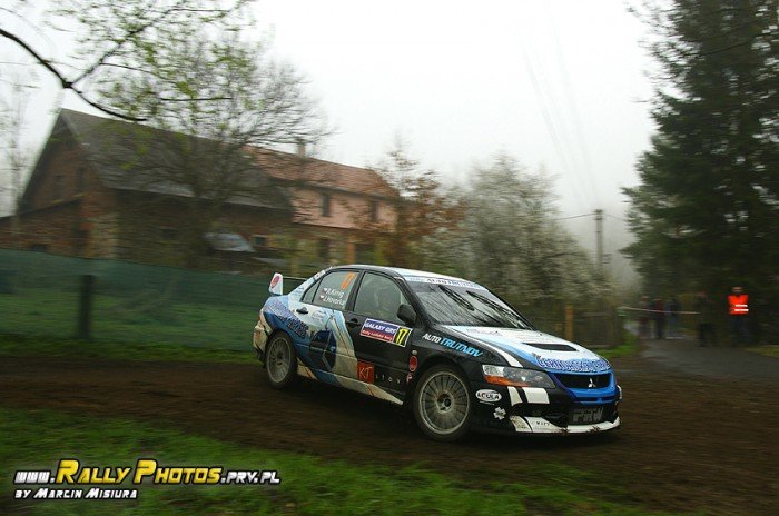 jeleniogorzanie-z-tarcza-w-galaxy-grs-rally-luzicke-hory-foto-46271