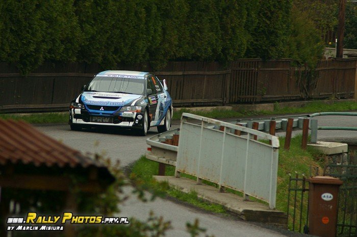 jeleniogorzanie-z-tarcza-w-galaxy-grs-rally-luzicke-hory-foto-46271
