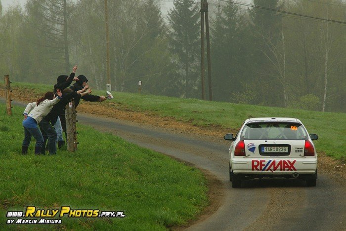 jeleniogorzanie-z-tarcza-w-galaxy-grs-rally-luzicke-hory-foto-46271